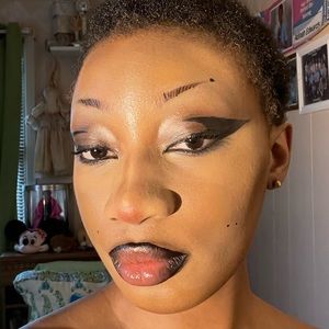 Meet your Posher, Titan